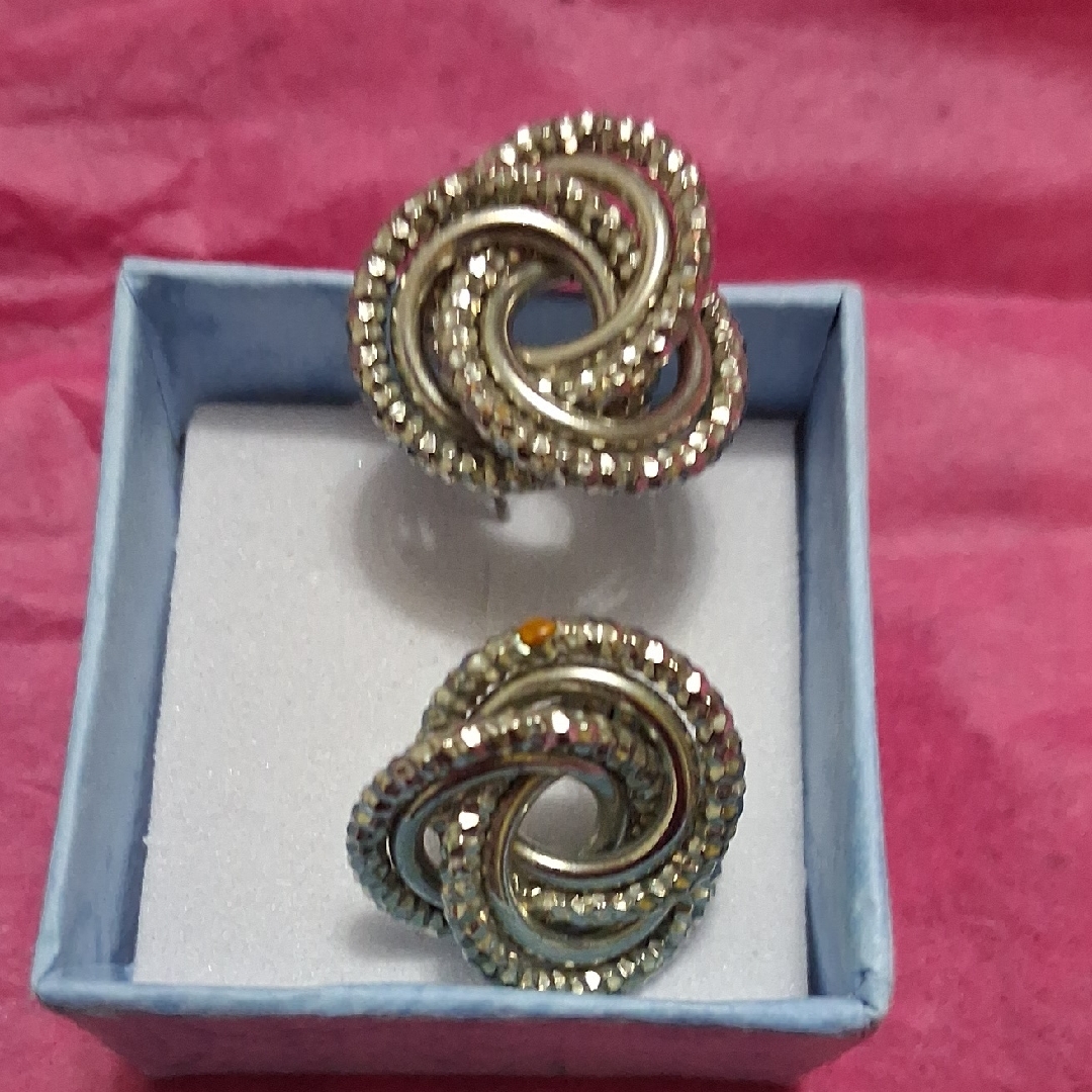 Nine West Silver Twisted Earrings 6$